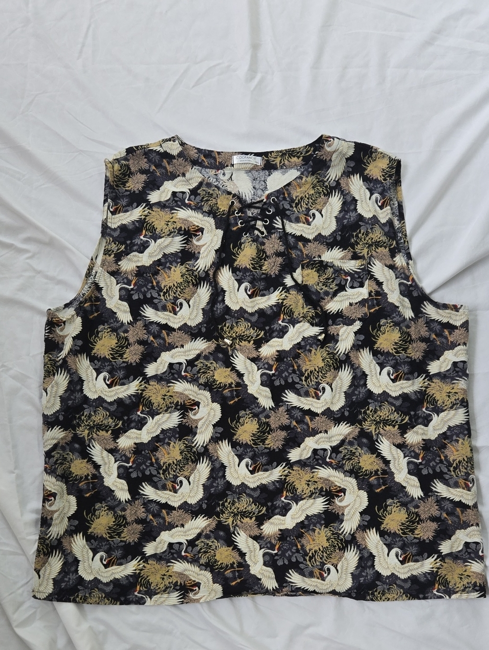 Mens Dressy Sleeveless Shirt White Crane Motif Beautiful Multicolored Background